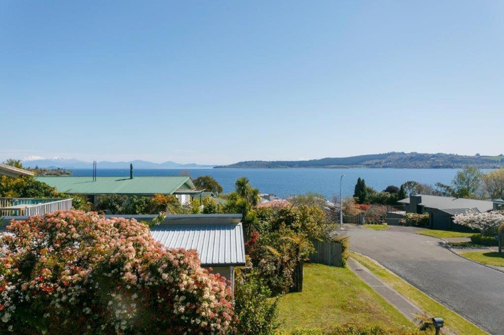 2Mins To Lakefront Family Retreat Lac Lac Taupo Extérieur photo